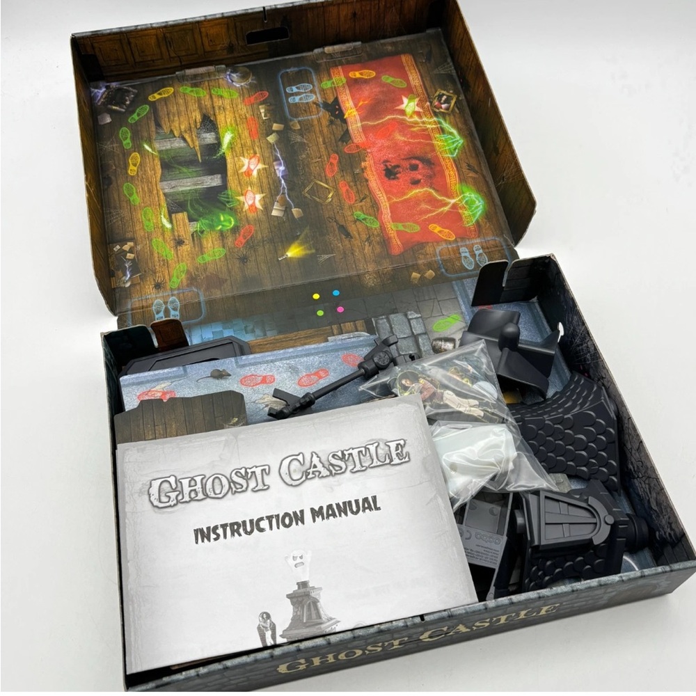Buffalo Games Ghost Castle 2020 Family strategy Board game Paranormal - Picture 2 of 2